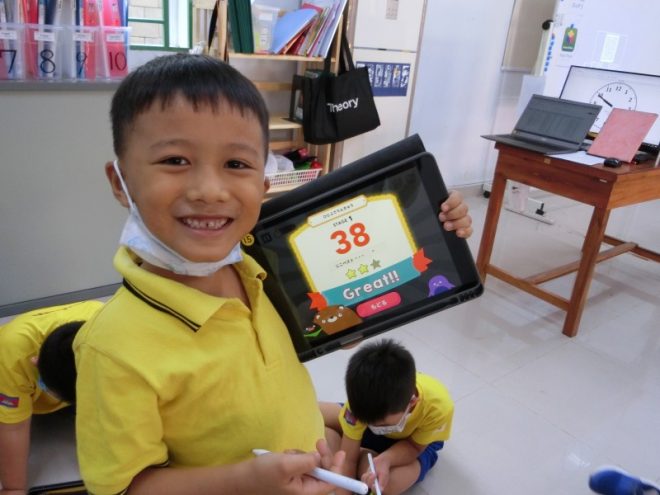 カンボジア一貫校小学部・中学部　数学教員募集
